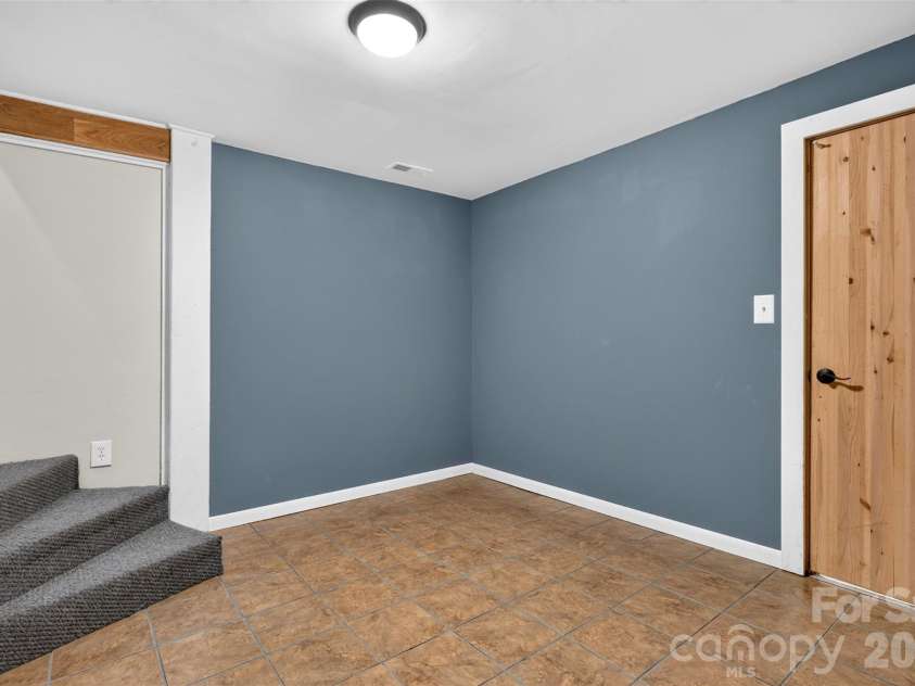 9 Good Neighbor Ridge, Weaverville, NC 28787.  MLS# CAR4424613, YatesRealty ID 52184. Same room -different angle