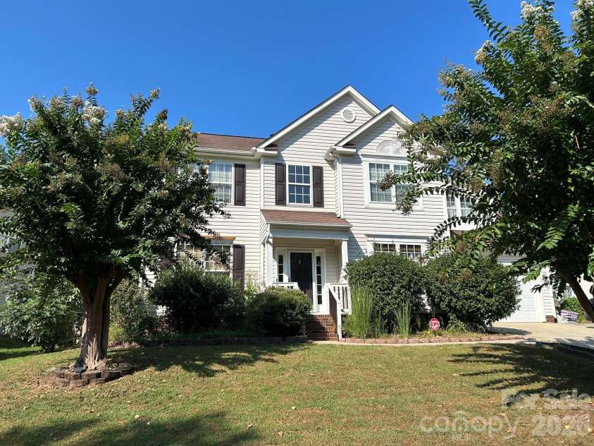 12116 Mountainside Lane, Charlotte, NC 28278.  MLS# CAR4426770, YatesRealty ID 52188. 