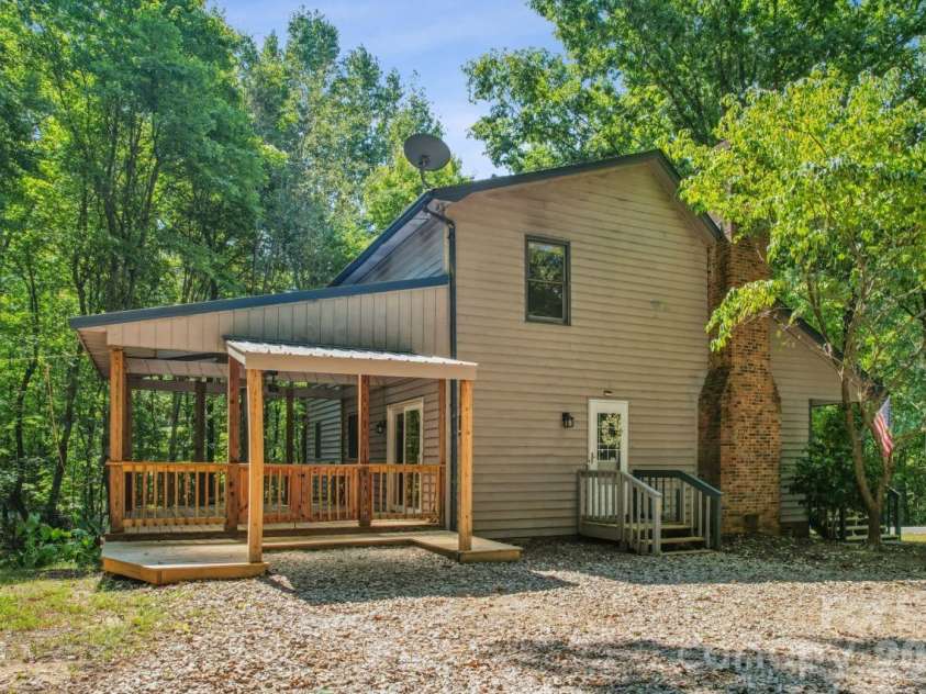 2034 Fairhill Circle, Rock Hill, SC 29732.  MLS# CAR4426830, YatesRealty ID 52189. 