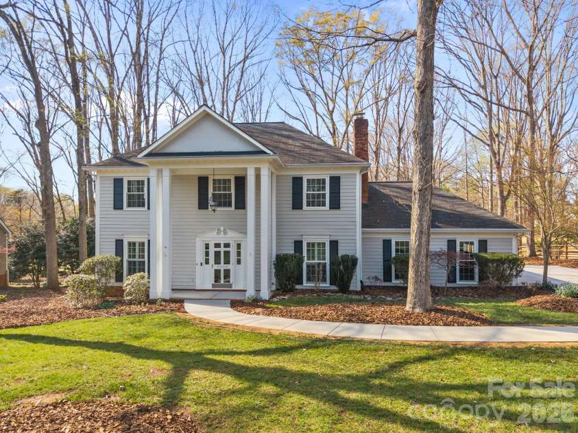 9424 Whitethorn Drive, Charlotte, NC 28277.  MLS# CAR4357785, YatesRealty ID 5219. 