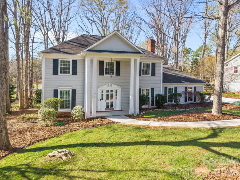 9424 Whitethorn Drive, Charlotte, NC 28277.  MLS# CAR4357785, YatesRealty ID 5219. 