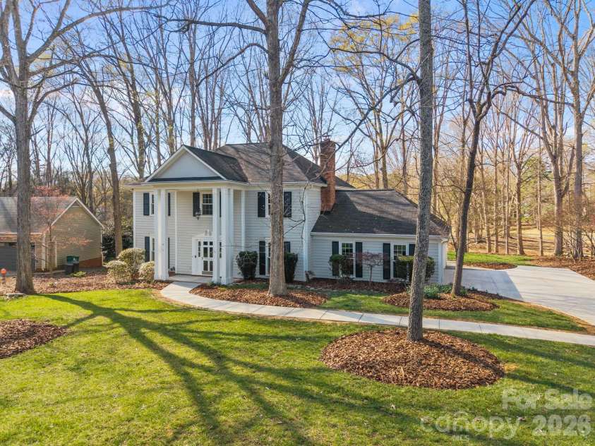 9424 Whitethorn Drive, Charlotte, NC 28277.  MLS# CAR4357785, YatesRealty ID 5219. 
