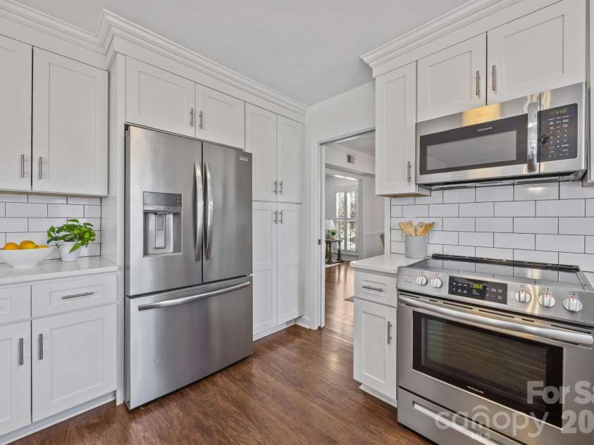 9424 Whitethorn Drive, Charlotte, NC 28277.  MLS# CAR4357785, YatesRealty ID 5219. 