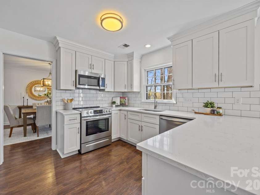 9424 Whitethorn Drive, Charlotte, NC 28277.  MLS# CAR4357785, YatesRealty ID 5219. 