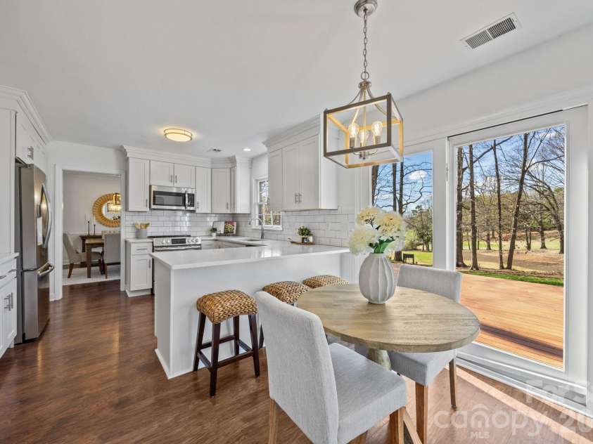 9424 Whitethorn Drive, Charlotte, NC 28277.  MLS# CAR4357785, YatesRealty ID 5219. 