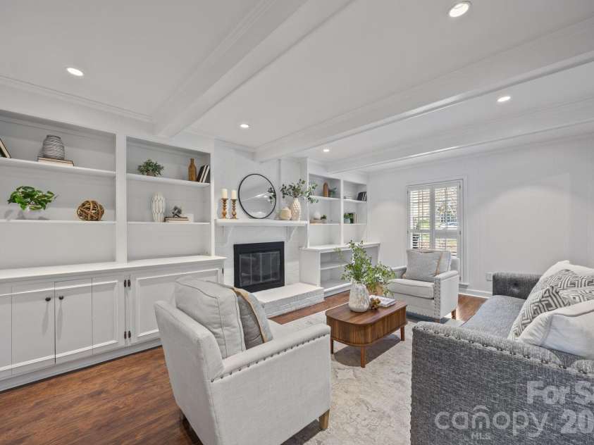 9424 Whitethorn Drive, Charlotte, NC 28277.  MLS# CAR4357785, YatesRealty ID 5219. 