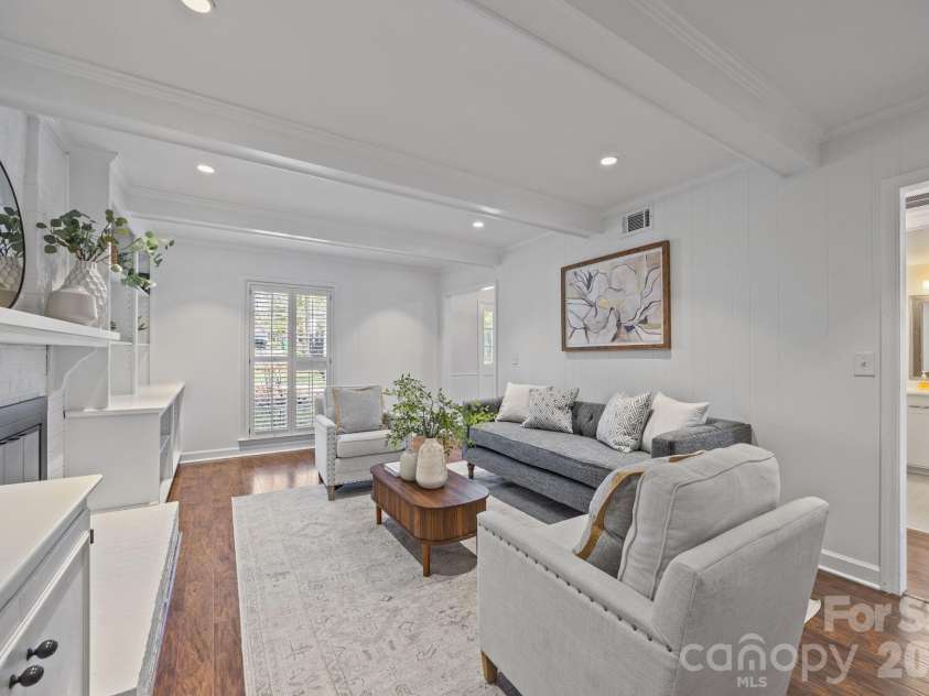 9424 Whitethorn Drive, Charlotte, NC 28277.  MLS# CAR4357785, YatesRealty ID 5219. 