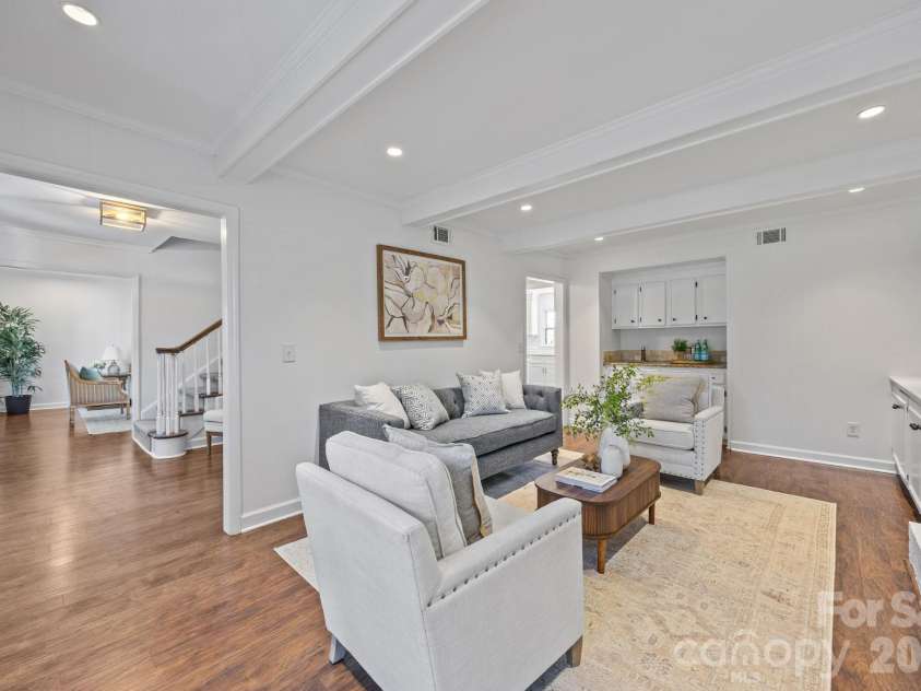 9424 Whitethorn Drive, Charlotte, NC 28277.  MLS# CAR4357785, YatesRealty ID 5219. 