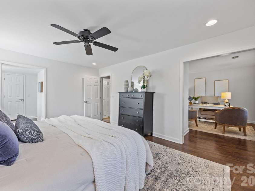 9424 Whitethorn Drive, Charlotte, NC 28277.  MLS# CAR4357785, YatesRealty ID 5219. 