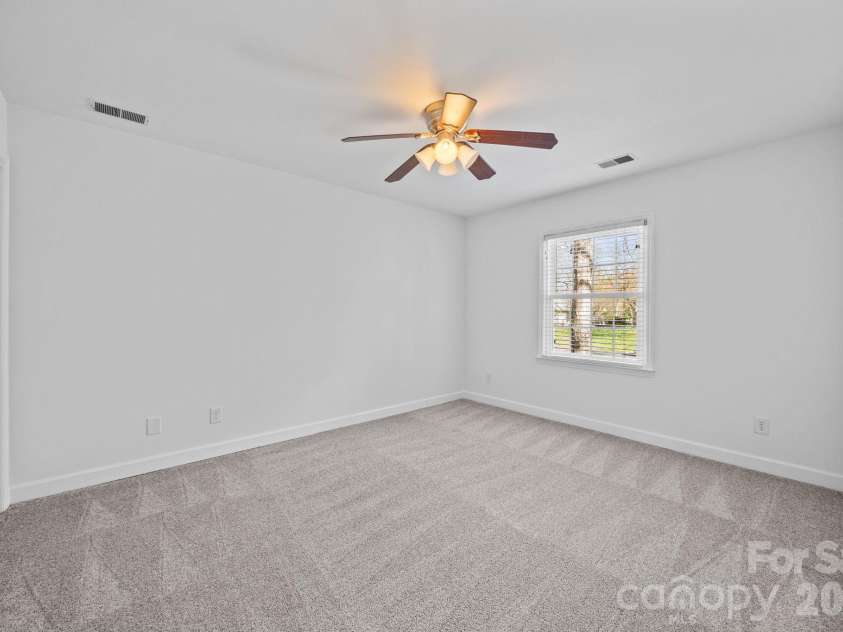 9424 Whitethorn Drive, Charlotte, NC 28277.  MLS# CAR4357785, YatesRealty ID 5219. 