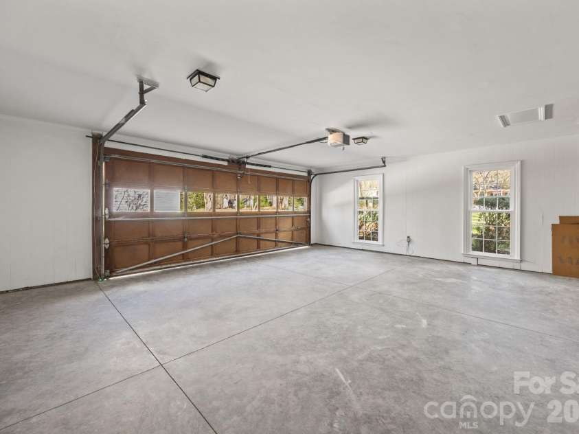 9424 Whitethorn Drive, Charlotte, NC 28277.  MLS# CAR4357785, YatesRealty ID 5219. 