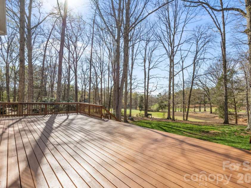 9424 Whitethorn Drive, Charlotte, NC 28277.  MLS# CAR4357785, YatesRealty ID 5219. 