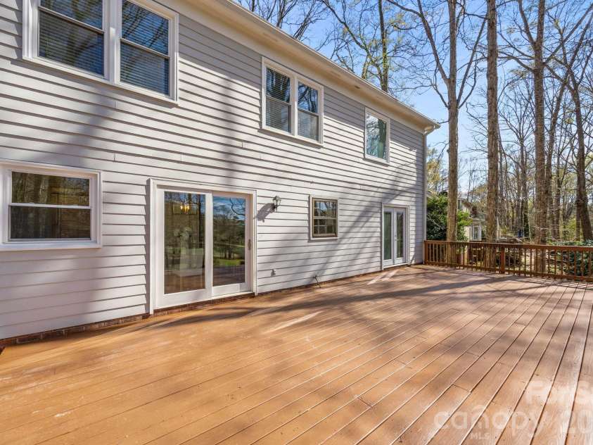9424 Whitethorn Drive, Charlotte, NC 28277.  MLS# CAR4357785, YatesRealty ID 5219. 