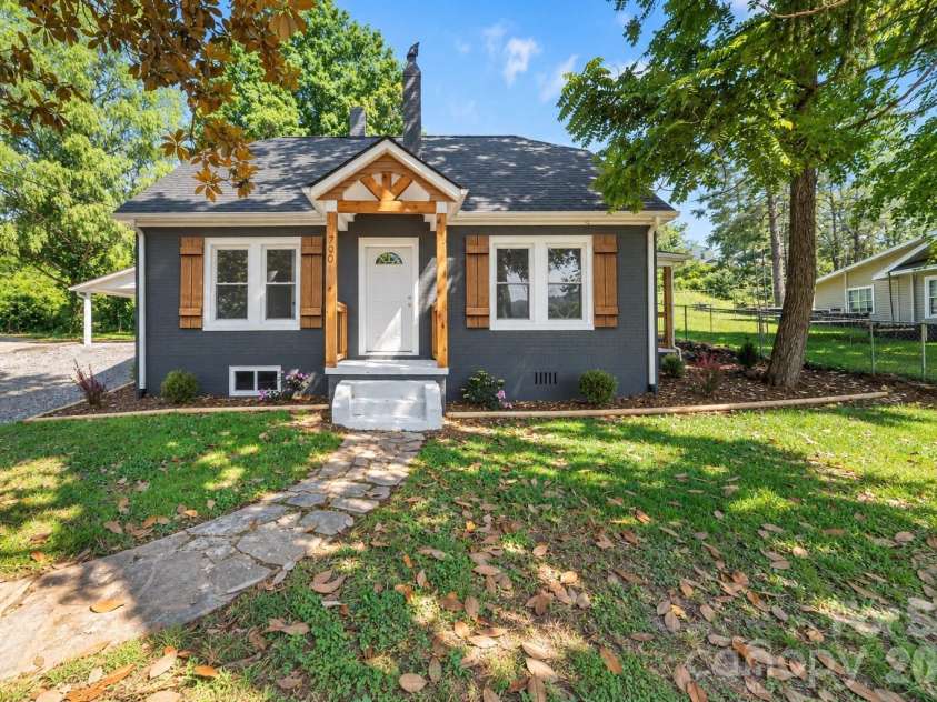 790 Tate Street, Marion, NC 28752.  MLS# CAR4426899, YatesRealty ID 52190. 