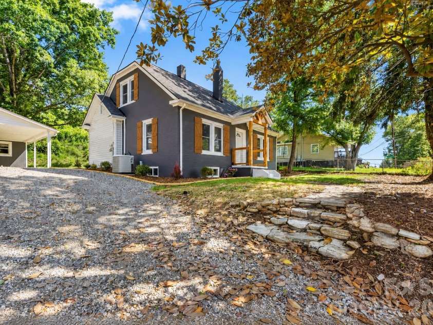 790 Tate Street, Marion, NC 28752.  MLS# CAR4426899, YatesRealty ID 52190. 
