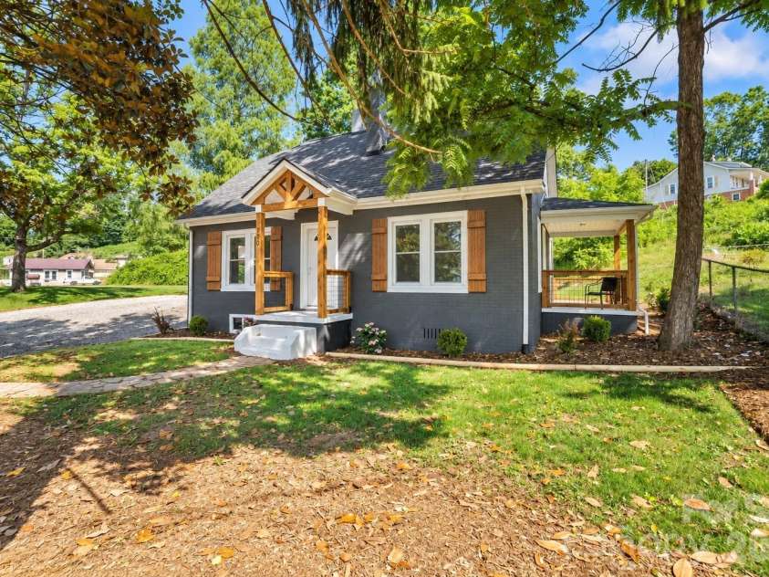 790 Tate Street, Marion, NC 28752.  MLS# CAR4426899, YatesRealty ID 52190. 
