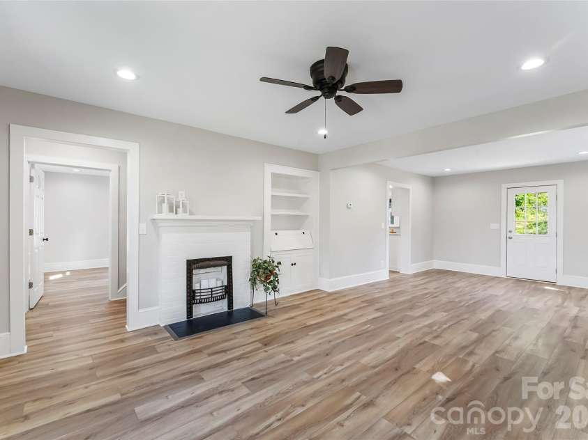 790 Tate Street, Marion, NC 28752.  MLS# CAR4426899, YatesRealty ID 52190. 
