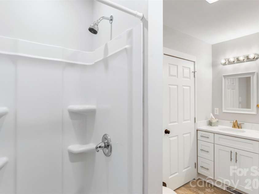 790 Tate Street, Marion, NC 28752.  MLS# CAR4426899, YatesRealty ID 52190. 