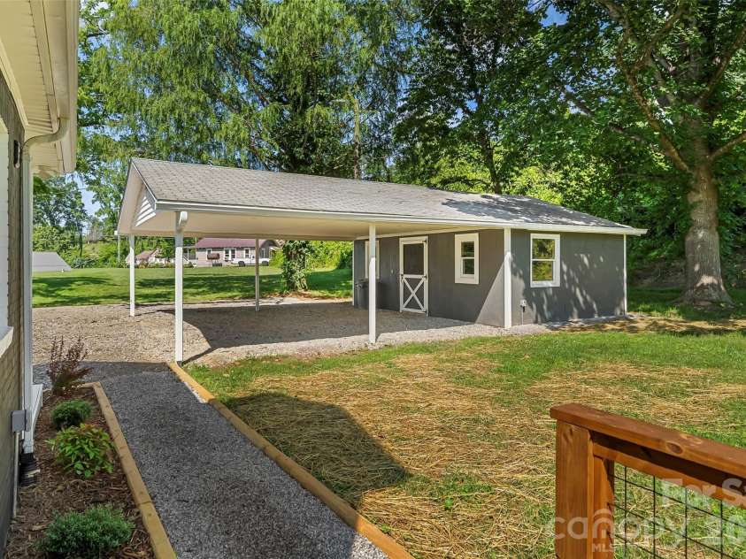 790 Tate Street, Marion, NC 28752.  MLS# CAR4426899, YatesRealty ID 52190. 