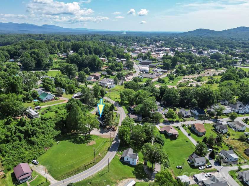 790 Tate Street, Marion, NC 28752.  MLS# CAR4426899, YatesRealty ID 52190. 