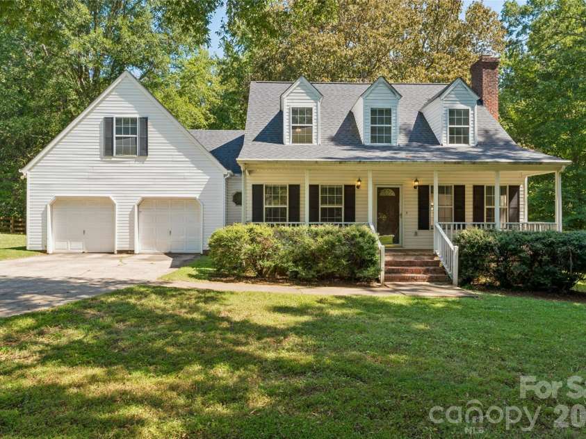 7500 Plott Road, Charlotte, NC 28215.  MLS# CAR4426920, YatesRealty ID 52192. 