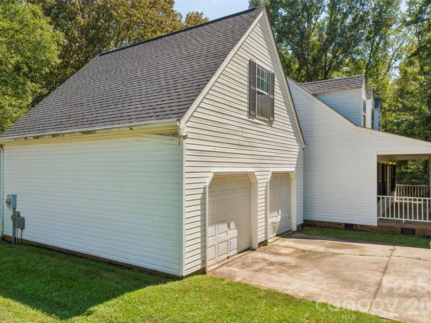 7500 Plott Road, Charlotte, NC 28215.  MLS# CAR4426920, YatesRealty ID 52192. 