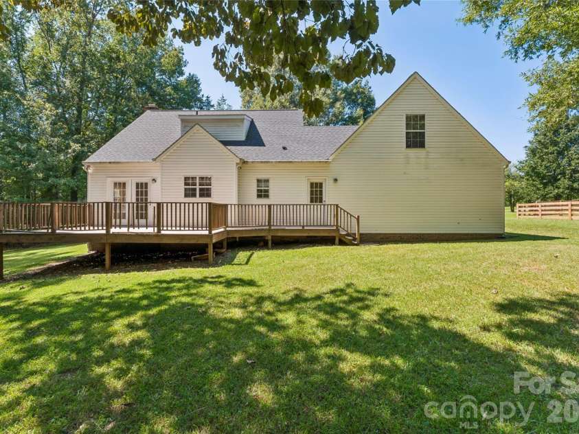 7500 Plott Road, Charlotte, NC 28215.  MLS# CAR4426920, YatesRealty ID 52192. 