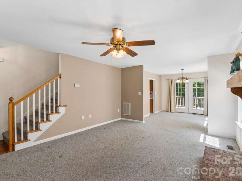 7500 Plott Road, Charlotte, NC 28215.  MLS# CAR4426920, YatesRealty ID 52192. 