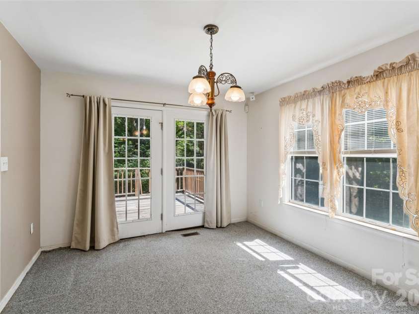 7500 Plott Road, Charlotte, NC 28215.  MLS# CAR4426920, YatesRealty ID 52192. 