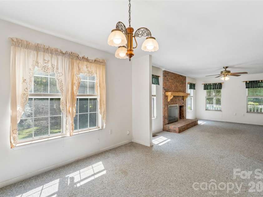 7500 Plott Road, Charlotte, NC 28215.  MLS# CAR4426920, YatesRealty ID 52192. 
