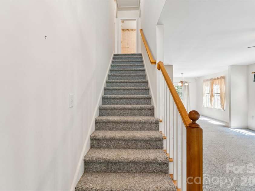7500 Plott Road, Charlotte, NC 28215.  MLS# CAR4426920, YatesRealty ID 52192. 