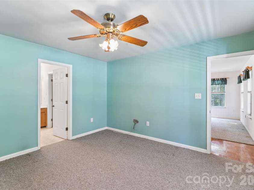 7500 Plott Road, Charlotte, NC 28215.  MLS# CAR4426920, YatesRealty ID 52192. 