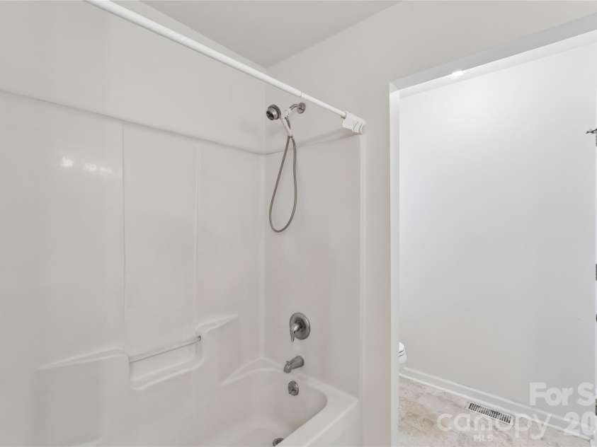7500 Plott Road, Charlotte, NC 28215.  MLS# CAR4426920, YatesRealty ID 52192. 
