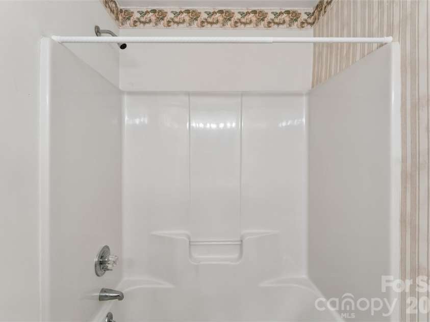 7500 Plott Road, Charlotte, NC 28215.  MLS# CAR4426920, YatesRealty ID 52192. 