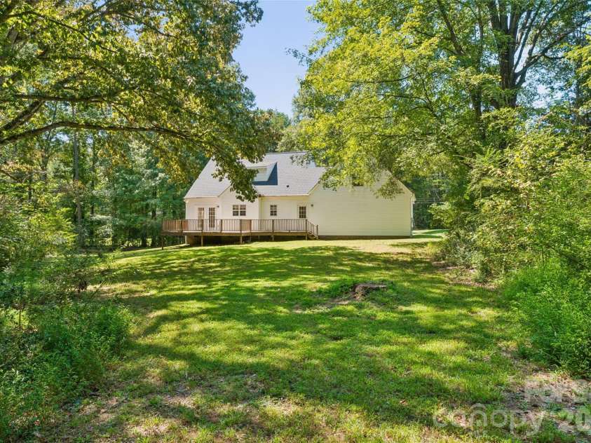 7500 Plott Road, Charlotte, NC 28215.  MLS# CAR4426920, YatesRealty ID 52192. 
