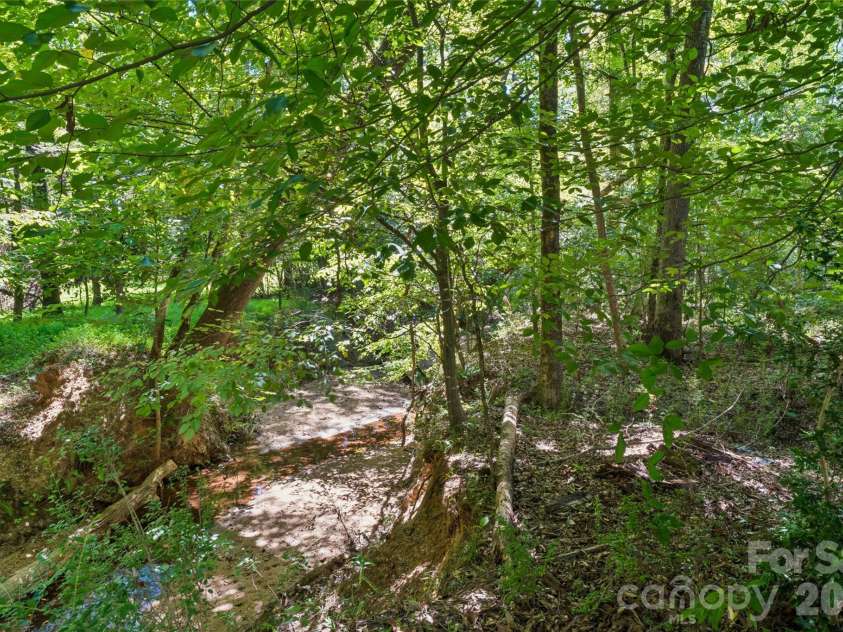 7500 Plott Road, Charlotte, NC 28215.  MLS# CAR4426920, YatesRealty ID 52192. 