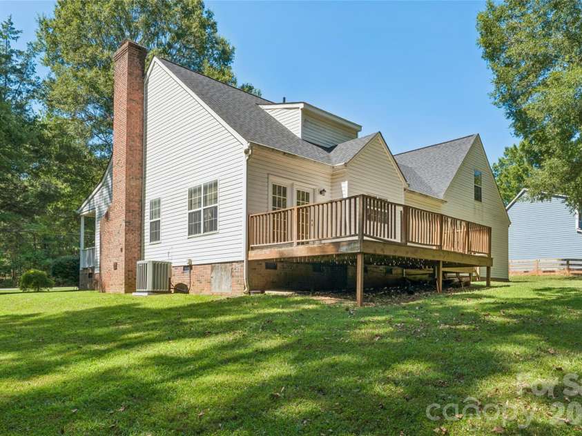 7500 Plott Road, Charlotte, NC 28215.  MLS# CAR4426920, YatesRealty ID 52192. 
