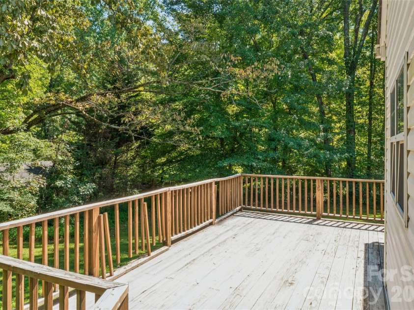 7500 Plott Road, Charlotte, NC 28215.  MLS# CAR4426920, YatesRealty ID 52192. 