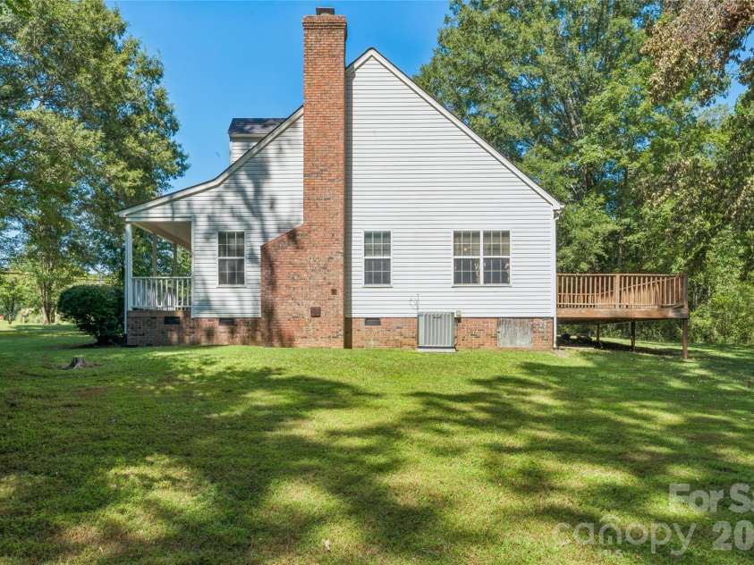 7500 Plott Road, Charlotte, NC 28215.  MLS# CAR4426920, YatesRealty ID 52192. 