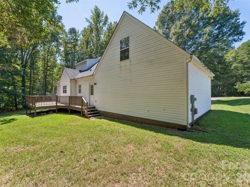 7500 Plott Road, Charlotte, NC 28215.  MLS# CAR4426920, YatesRealty ID 52192. 