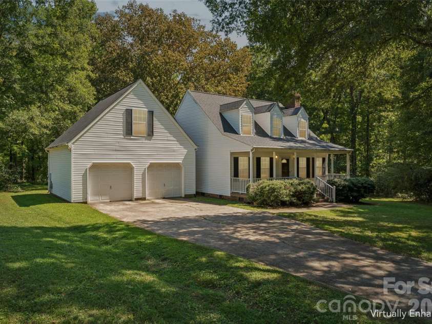 7500 Plott Road, Charlotte, NC 28215.  MLS# CAR4426920, YatesRealty ID 52192. 