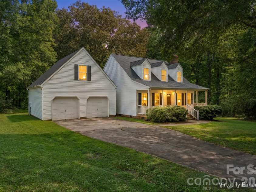 7500 Plott Road, Charlotte, NC 28215.  MLS# CAR4426920, YatesRealty ID 52192. 