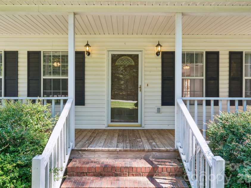 7500 Plott Road, Charlotte, NC 28215.  MLS# CAR4426920, YatesRealty ID 52192. 