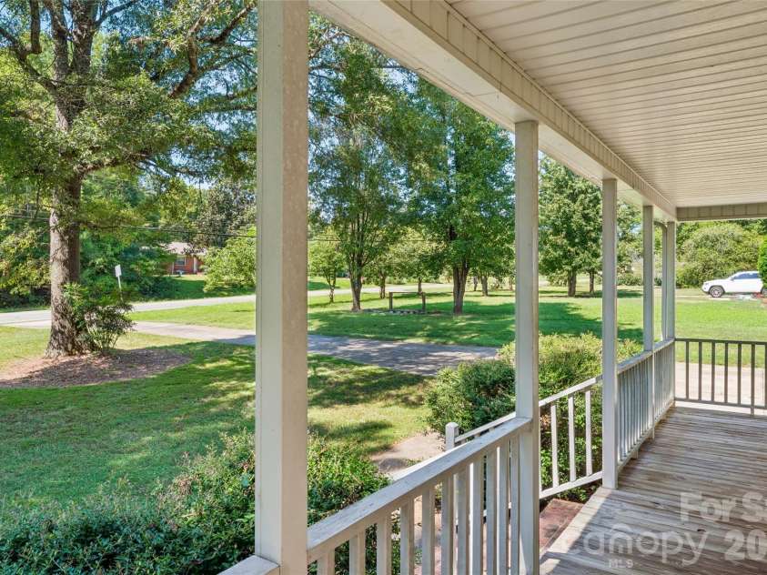 7500 Plott Road, Charlotte, NC 28215.  MLS# CAR4426920, YatesRealty ID 52192. 