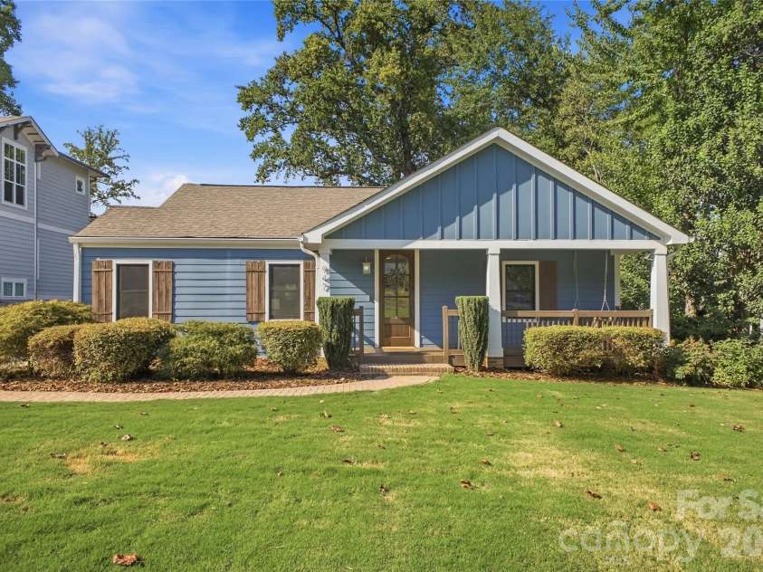 947 Everett Place, Charlotte, NC 28205.  MLS# CAR4425466, YatesRealty ID 52194. 