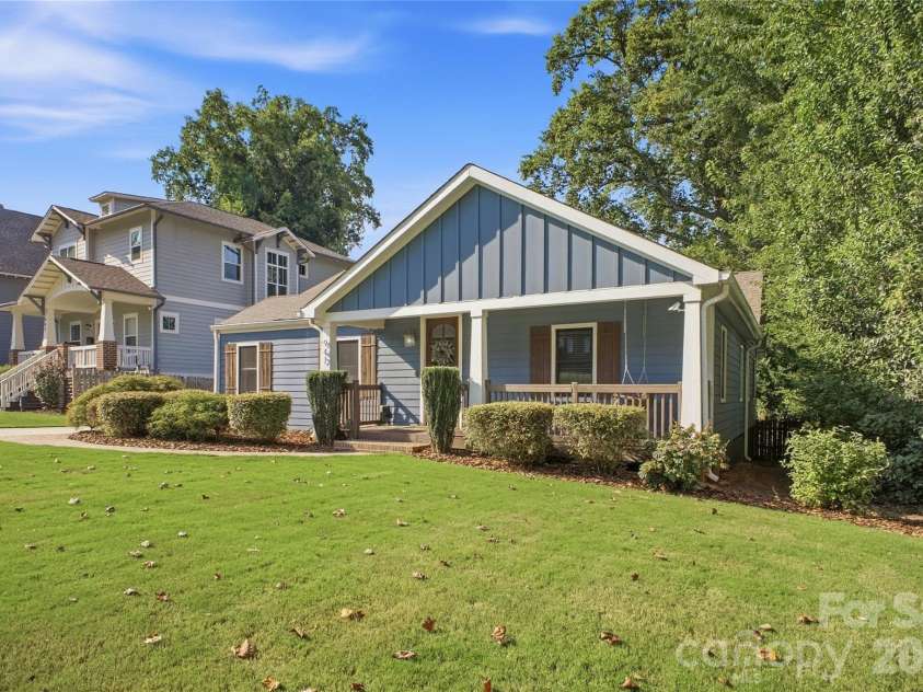 947 Everett Place, Charlotte, NC 28205.  MLS# CAR4425466, YatesRealty ID 52194. 