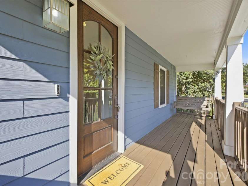 947 Everett Place, Charlotte, NC 28205.  MLS# CAR4425466, YatesRealty ID 52194. 