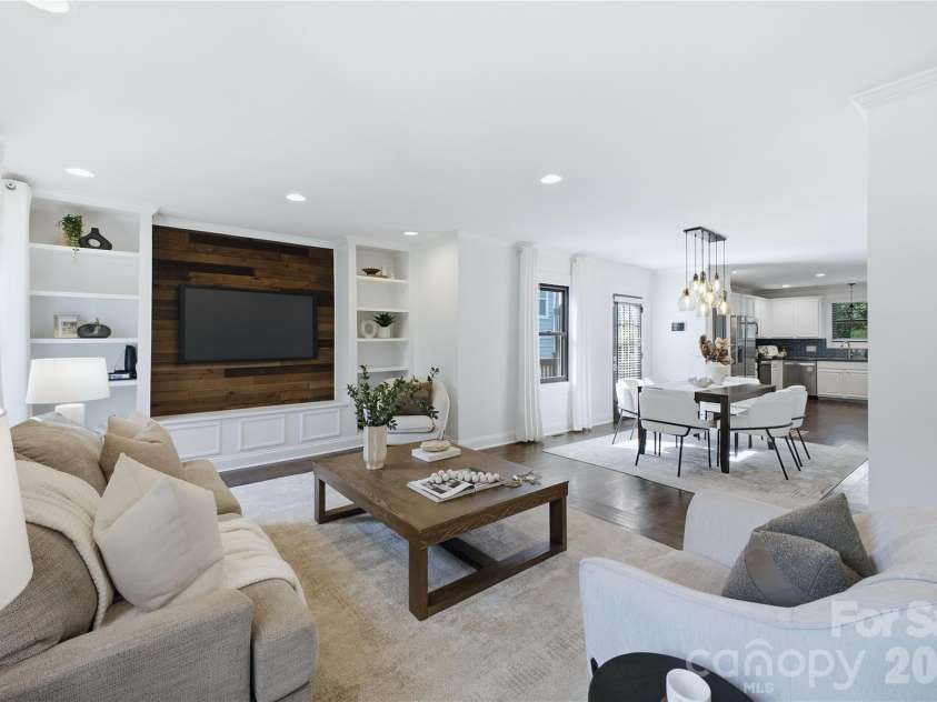 947 Everett Place, Charlotte, NC 28205.  MLS# CAR4425466, YatesRealty ID 52194. 
