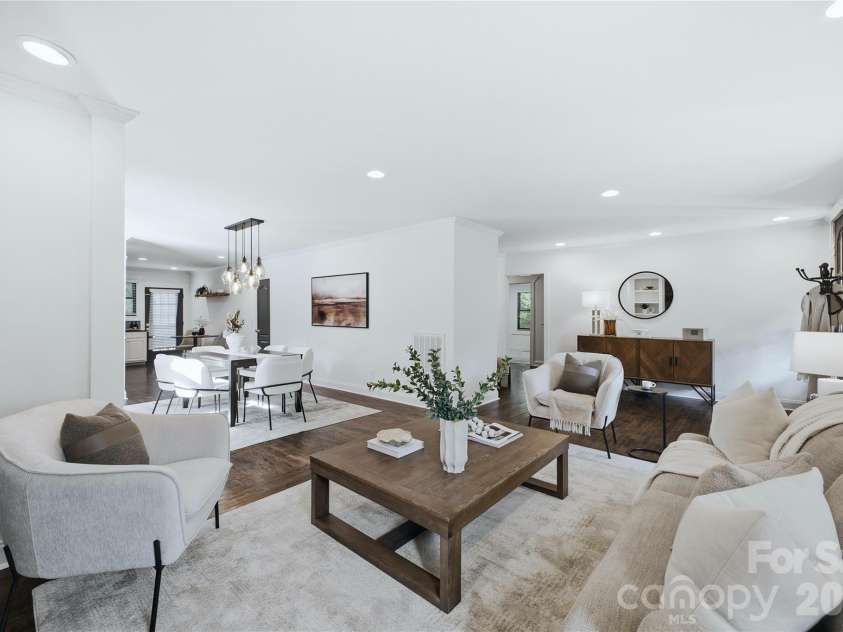 947 Everett Place, Charlotte, NC 28205.  MLS# CAR4425466, YatesRealty ID 52194. 