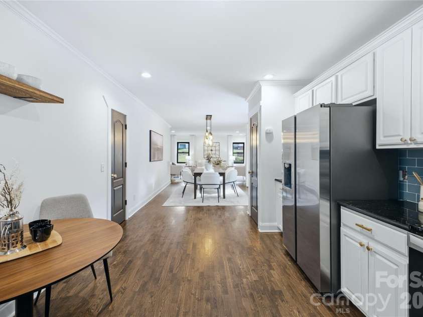 947 Everett Place, Charlotte, NC 28205.  MLS# CAR4425466, YatesRealty ID 52194. 